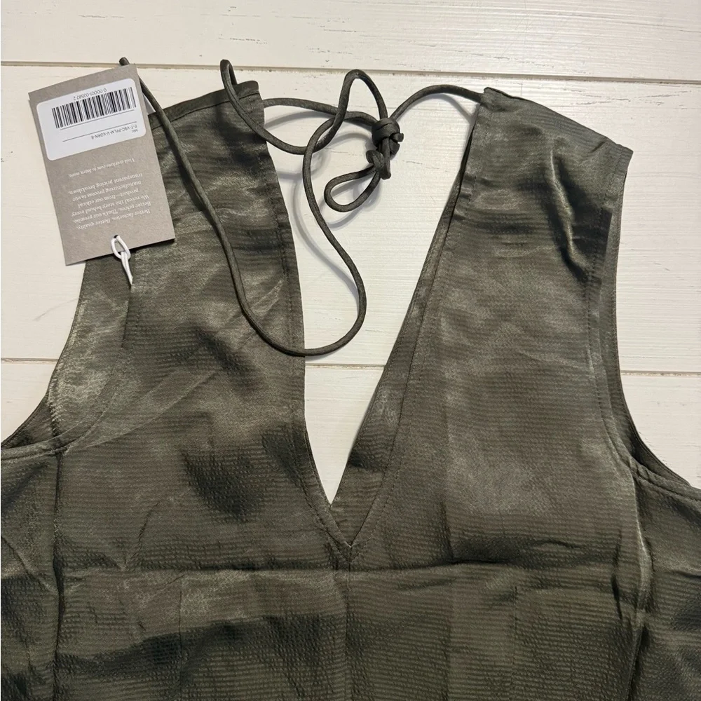 Everlane The Satin V-Neck Top - Picture 2 of 3